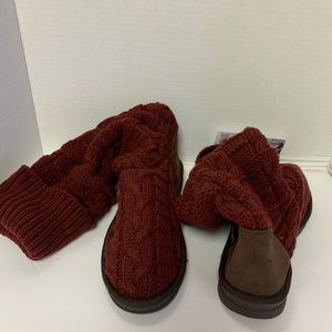 Muk luks size 7, style 16761, color wine 106, brand new with tags